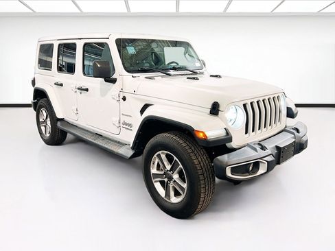Used 2022 Jeep Wrangler Unlimited Sahara w/ LED Lighting Group AWD/4WD image 3