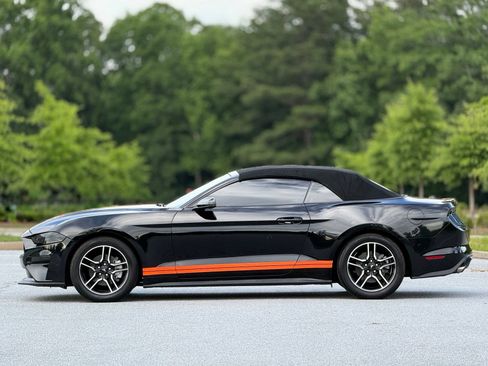 Used 2020 Ford Mustang Premium RWD image 9