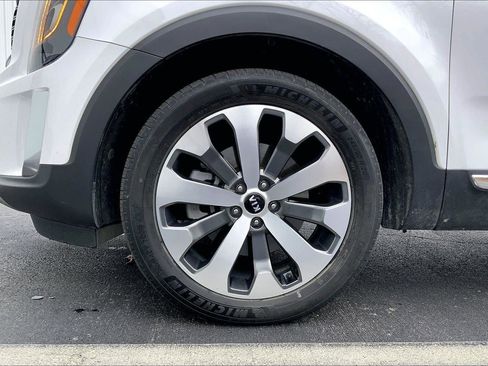 Used 2021 Kia Telluride EX w/ EX Premium Package image 9