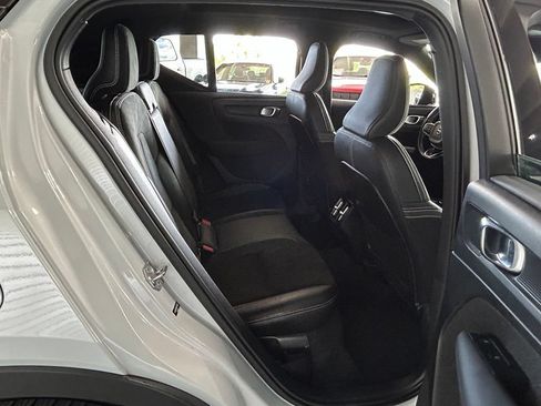 Used 2021 Volvo XC40 T5 R-Design w/ Advanced Package AWD/4WD image 46