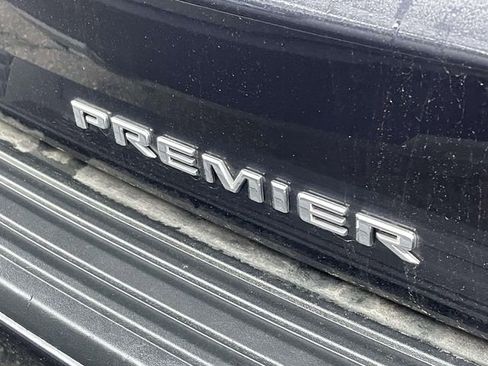 Used 2024 Chevrolet Suburban Premier image 6