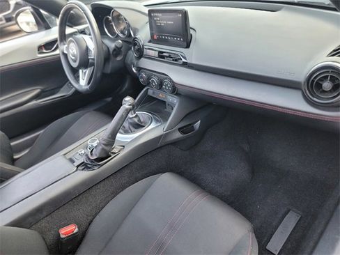 Used 2018 MAZDA MX-5 Miata Club image 13