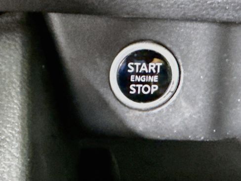 Used 2022 Nissan Rogue SV FWD image 21