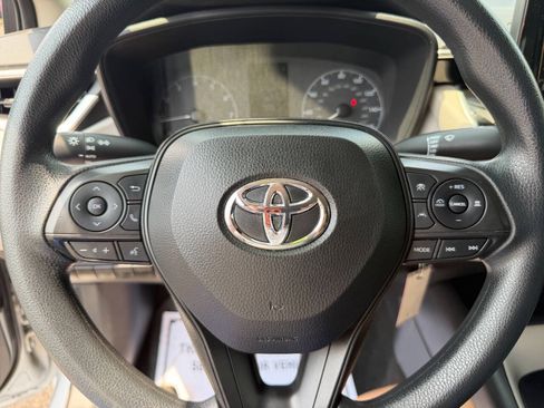 Used 2024 Toyota Corolla LE FWD image 17