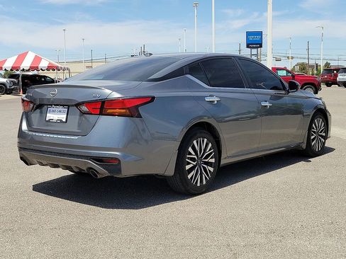 Used 2023 Nissan Altima 2.5 SV w/ SV Premium Package FWD image 11