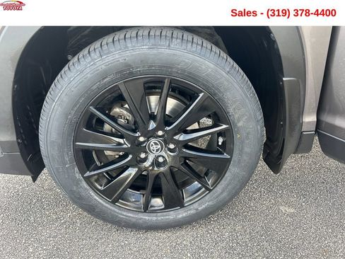 Used 2019 Toyota Highlander SE AWD/4WD image 24