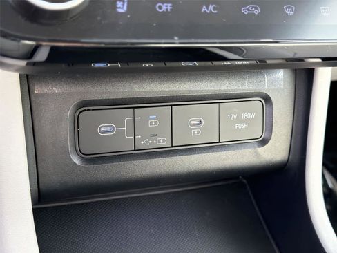 Used 2025 Hyundai Tucson Limited AWD/4WD image 36