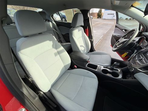 Used 2019 Chevrolet Cruze LT image 25