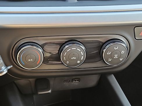 Certified 2024 Chevrolet Trax LS w/ Driver Confidence Package image 15