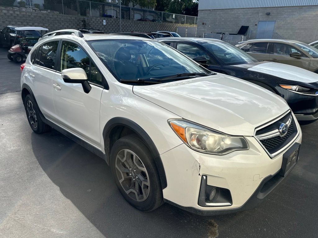 Used 2017 Subaru Crosstrek 2.0i Limited AWD/4WD image 3