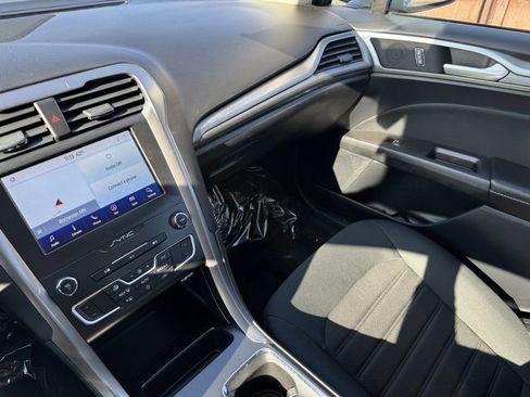 Certified 2020 Ford Fusion SE image 20