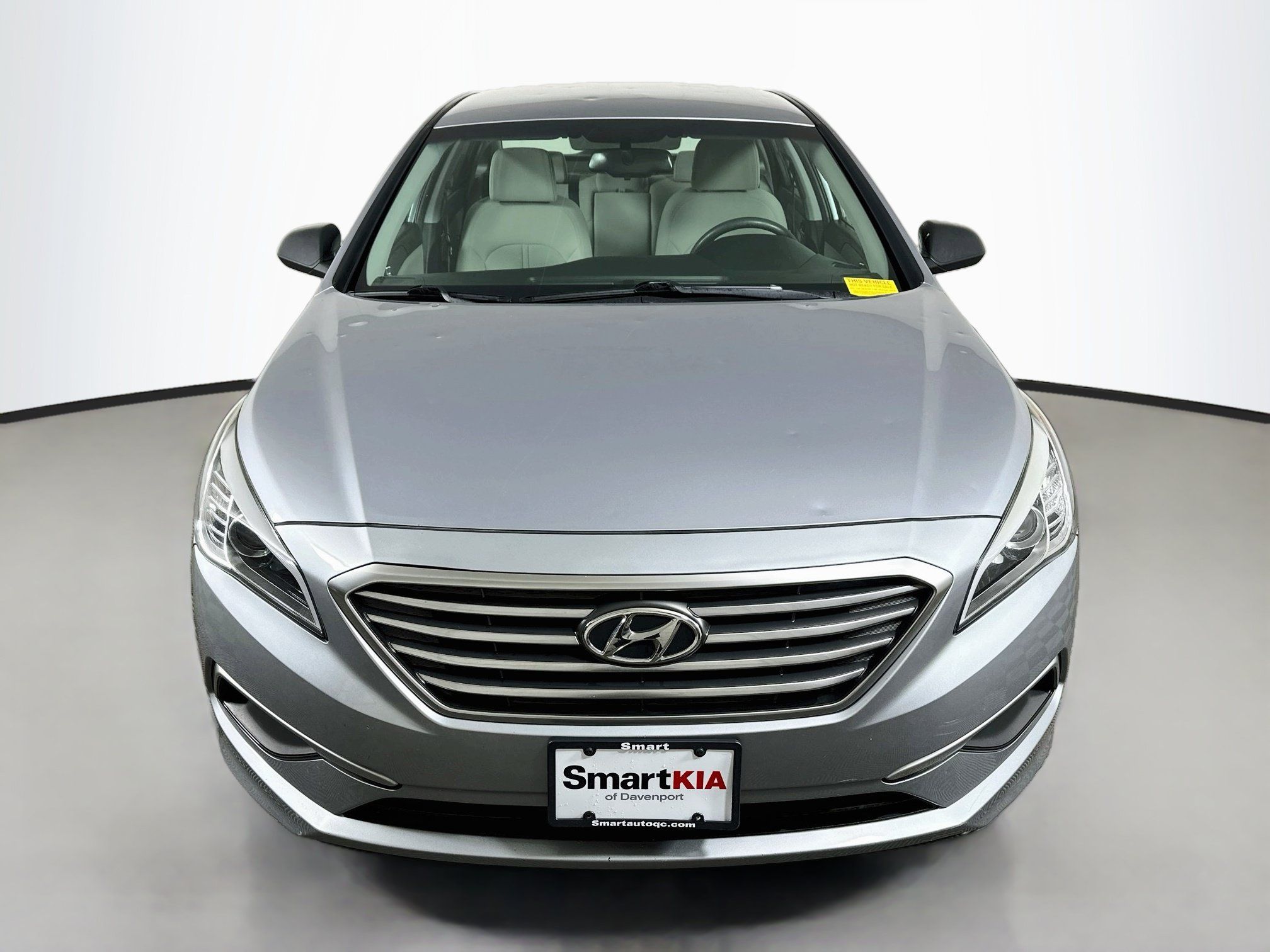 Used 2017 Hyundai Sonata SE FWD image 2