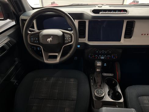 Used 2025 Ford Bronco Heritage Edition AWD/4WD image 26