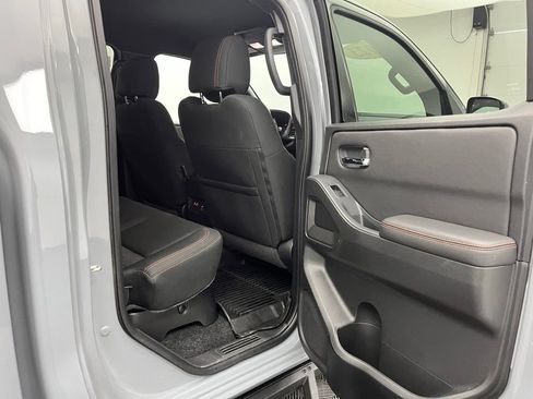 Used 2023 Nissan Frontier PRO-4X w/ Pro Convenience Package AWD/4WD image 31