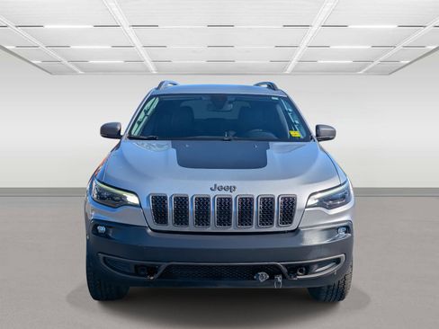 Used 2019 Jeep Cherokee Trailhawk image 7