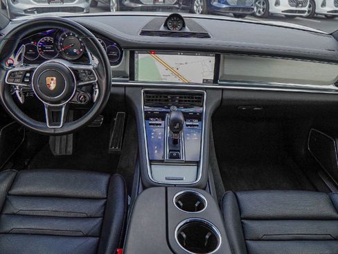Used 2018 Porsche Panamera 4S image 27