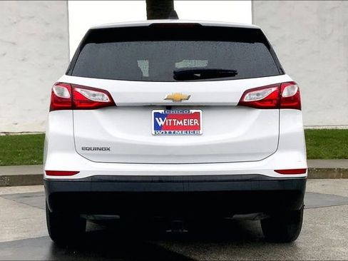 Used 2020 Chevrolet Equinox LS w/ LS Convenience Package image 4