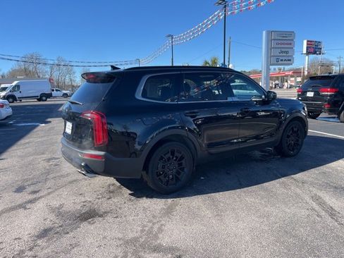 Used 2021 Kia Telluride EX w/ EX Premium Package image 3