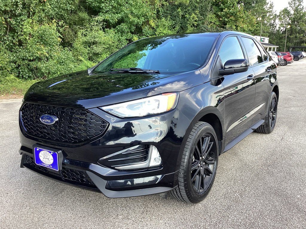 Used 2022 Ford Edge ST-Line w/ Class II Trailer Tow Package AWD/4WD image 3