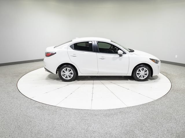 Used 2019 Toyota Yaris L FWD image 4