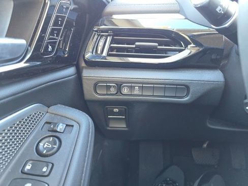 Used 2024 Acura MDX SH-AWD image 18