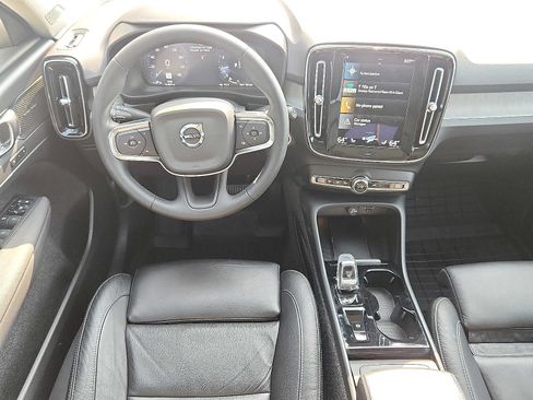Certified 2022 Volvo XC40 T5 Inscription w/ Advanced Package AWD/4WD image 11