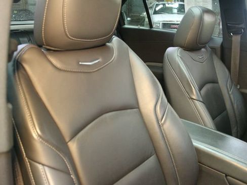 Used 2023 Cadillac XT4 Premium Luxury w/ Cold Weather Package AWD/4WD image 10
