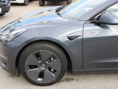 Used 2022 Tesla Model 3 Long Range AWD/4WD image 7