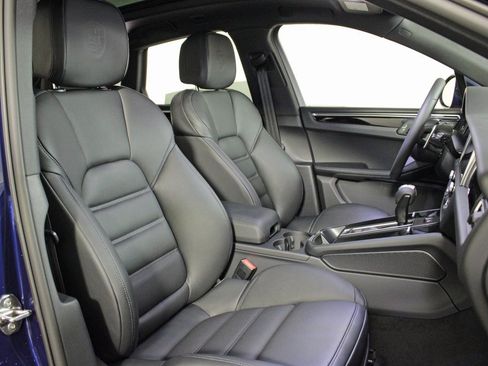 New 2026 Porsche Macan image 38
