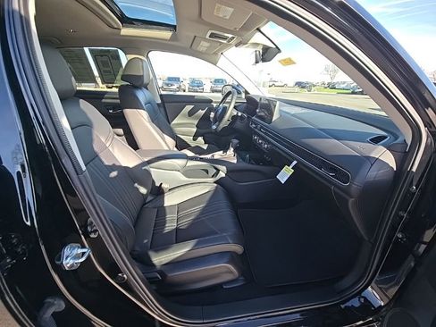 Certified 2026 Honda HR-V EX-L image 32