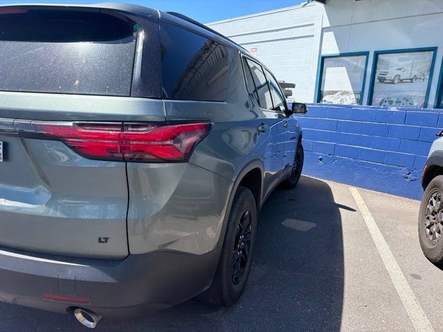 Used 2023 Chevrolet Traverse LT w/ Midnight/Sport Edition FWD image 4