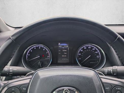 Used 2019 Toyota Camry SE FWD image 11