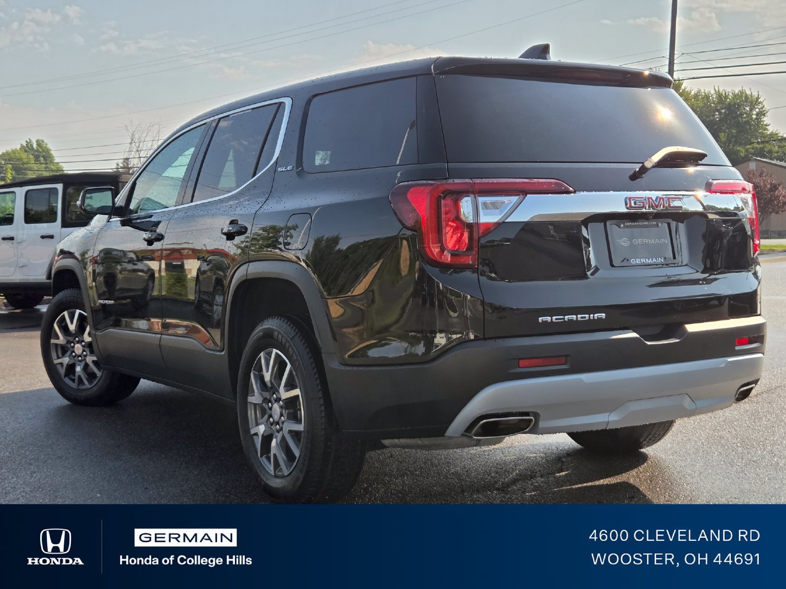 Used 2023 GMC Acadia SLE FWD image 20