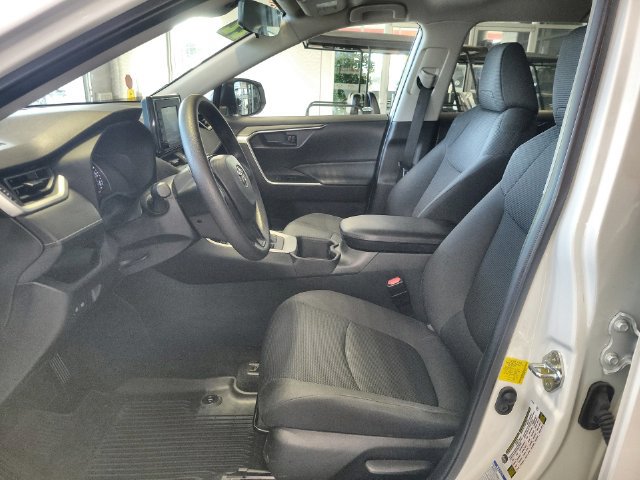 Used 2022 Toyota RAV4 LE AWD/4WD image 12