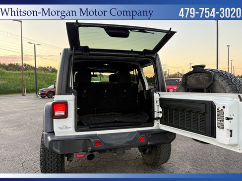 Used 2018 Jeep Wrangler Unlimited Rubicon image 32