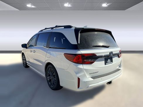 New 2026 Honda Odyssey Touring image 3