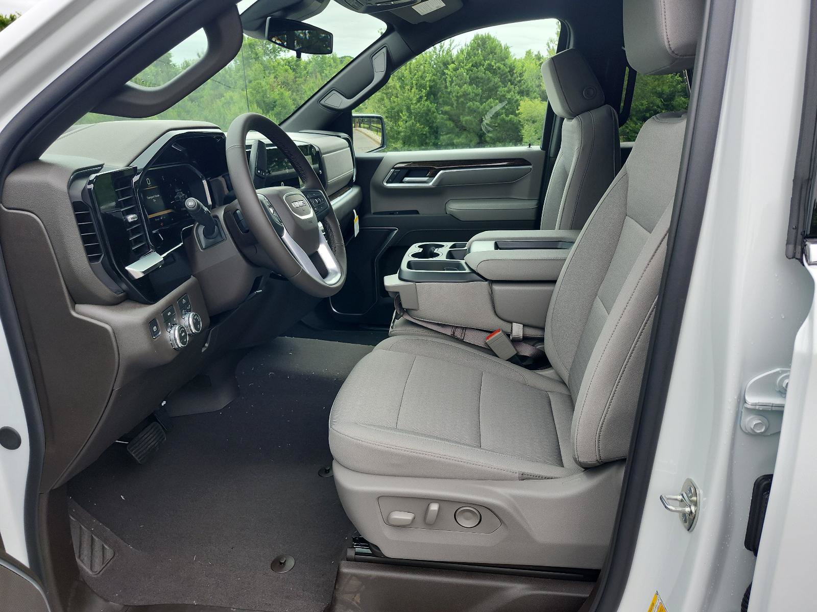 New 2026 GMC Sierra 1500 SLE AWD/4WD image 16