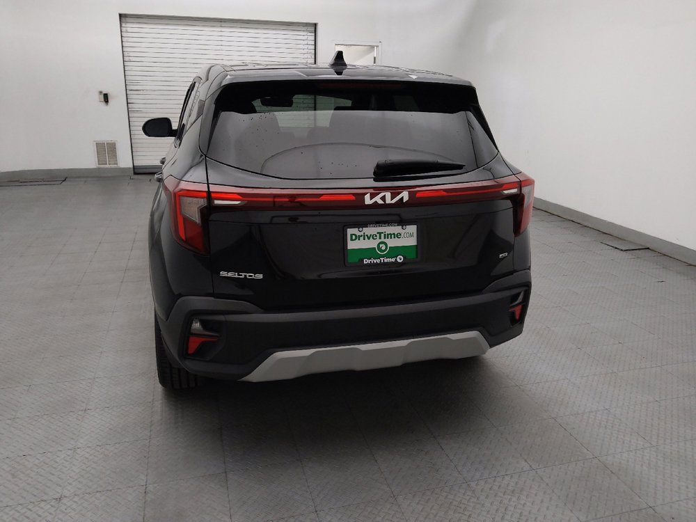 Used 2024 Kia Seltos LX AWD/4WD image 6