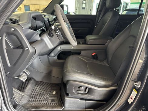 Used 2023 Land Rover Defender 110 V8 AWD/4WD image 14