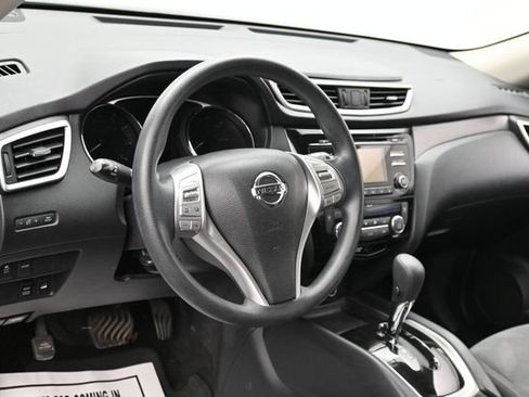 Used 2016 Nissan Rogue SV AWD/4WD image 16