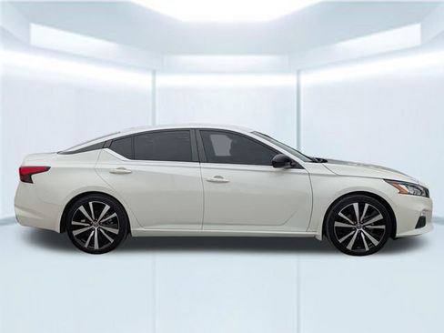 Used 2022 Nissan Altima 2.5 SR FWD image 7