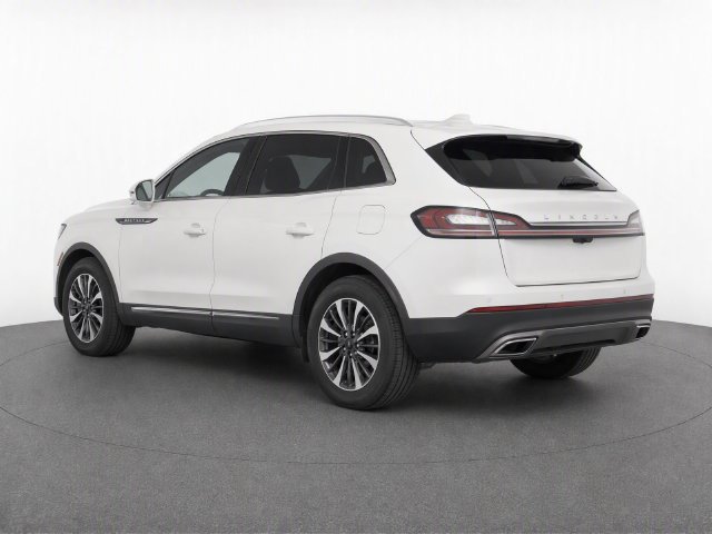 Used 2023 Lincoln Nautilus Reserve w/ Luxury Package AWD/4WD image 4