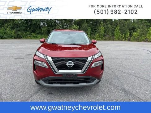 Used 2023 Nissan Rogue SV FWD image 2