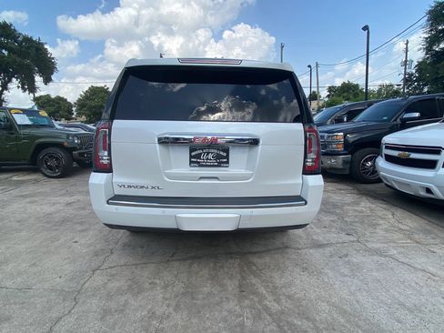 Used 2016 GMC Yukon XL Denali w/ Open Road Package AWD/4WD image 6