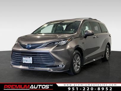 Used 2021 Toyota Sienna XLE