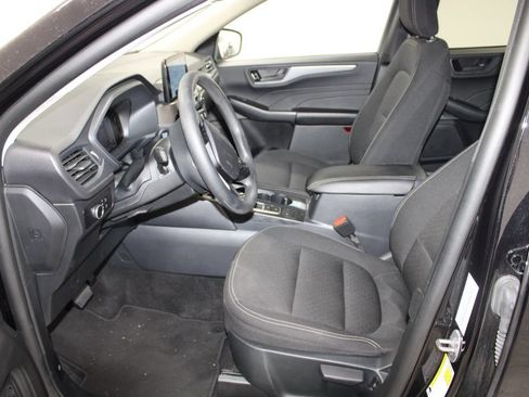 Used 2025 Ford Escape Active AWD/4WD image 16