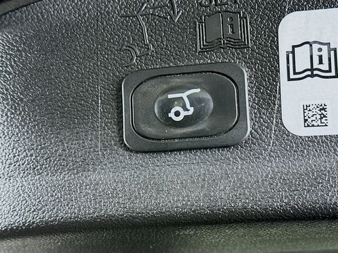 Used 2019 Ford Escape Titanium image 27