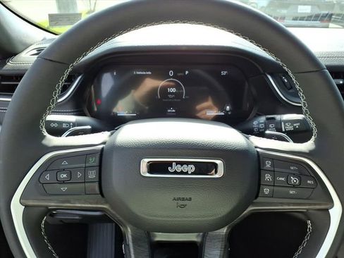 Used 2024 Jeep Grand Cherokee Limited image 15