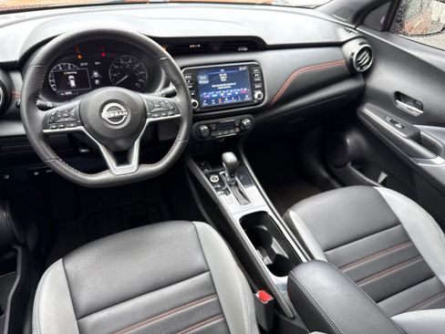 Used 2022 Nissan Kicks SR w/ Premium Package FWD image 15