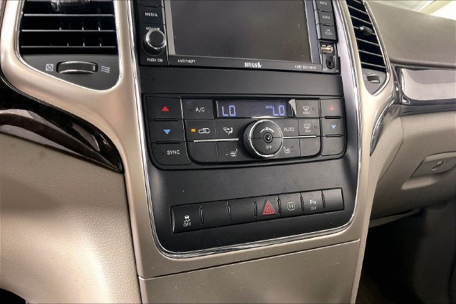 Used 2012 Jeep Grand Cherokee Laredo RWD image 11